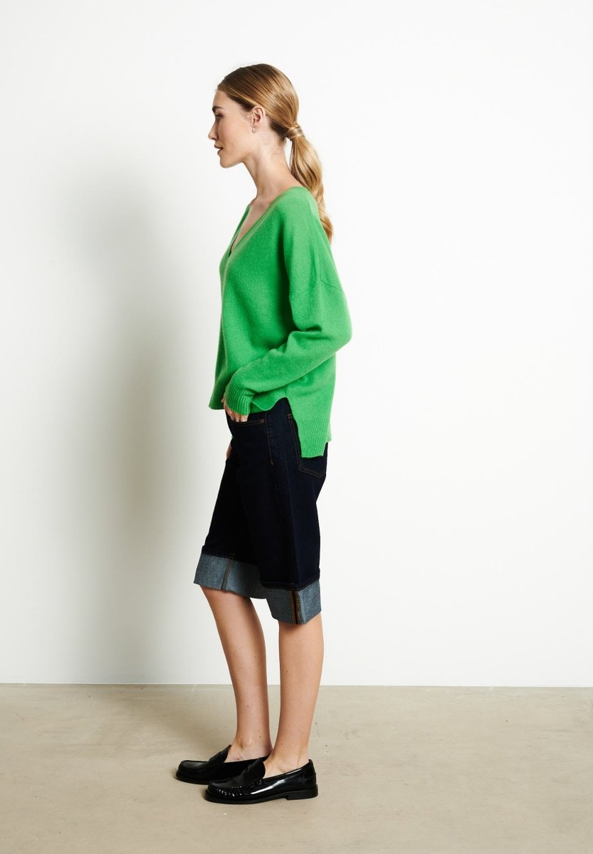 Pull col V femme en cachemire vert pomme - RIA 3